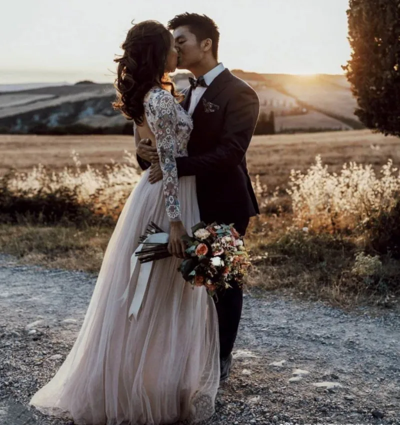 Luxury Beading Sequined Beach Wedding Dress 2019 Long Sleeve Vintage Vestido De Noiva Sexy Backless P Boho Wedding Dresses
Luxury Beading Sequined Beach Wedding Dress 2019 Long Sleeve Vintage Vestido De Noiva Sexy Backless P Boho Wedding Dresses