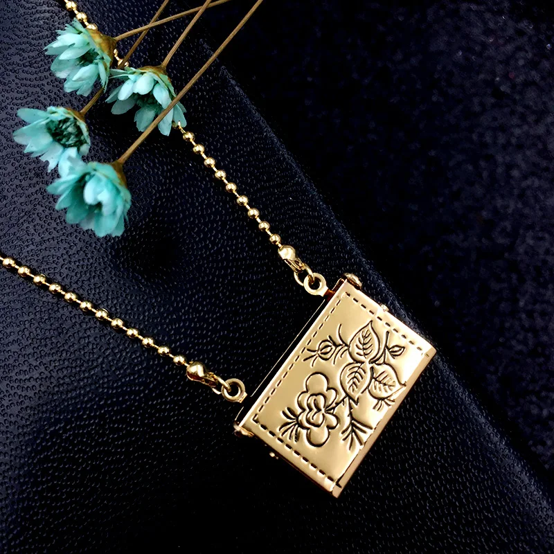 Ajojewel Put Photos Pendant Necklace Bag Shaped Floating Locket Flower Necklaces Wholesale Phase Box Jewelry Gifts
Ajojewel Put Photos Pendant Necklace Bag Shaped Floating Locket Flower Necklaces Wholesale Phase Box Jewelry Gifts