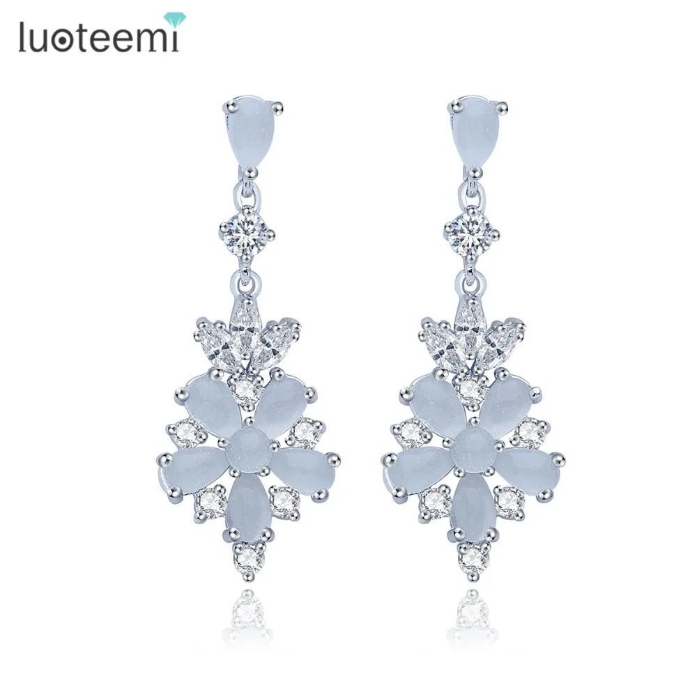 LUOTEEMI Luxury Women's Fashion Milky Flower Stud Earrings Sweet Romantic Style Jewelry For Christmas And Thanksgiving Brincos
LUOTEEMI Luxury Women's Fashion Milky Flower Stud Earrings Sweet Romantic Style Jewelry For Christmas And Thanksgiving Brincos
