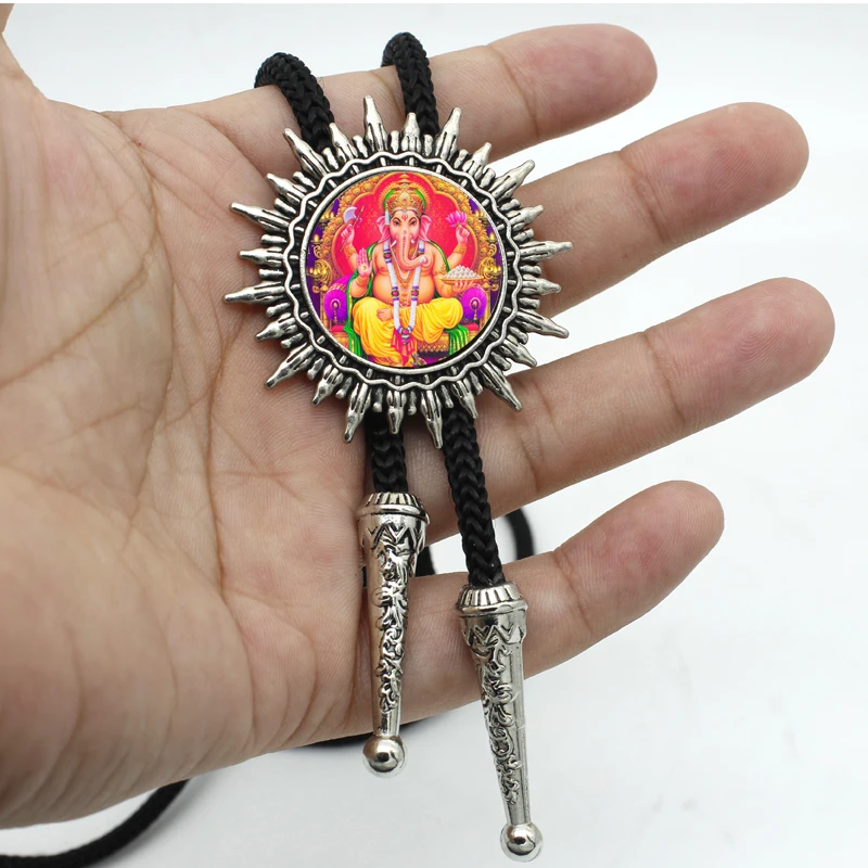 BOLO-0082 New Arrival Hindu God Ganesha Bolo Tie Trendy Lord Ganesha Hindu Gods Glass Dome Slide Vintage Bolo Ties Wholesale
BOLO-0082 New Arrival Hindu God Ganesha Bolo Tie Trendy Lord Ganesha Hindu Gods Glass Dome Slide Vintage Bolo Ties Wholesale