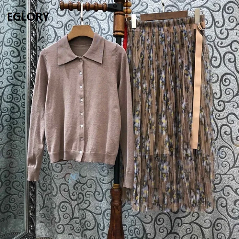 Women's Clothing Sets 2019 Autumn Fashion Sweater Suits Woman Turn-down Collar Knitted Cardigan Coat+Vintage Print A-Line Skirts
Women's Clothing Sets 2019 Autumn Fashion Sweater Suits Woman Turn-down Collar Knitted Cardigan Coat+Vintage Print A-Line Skirts