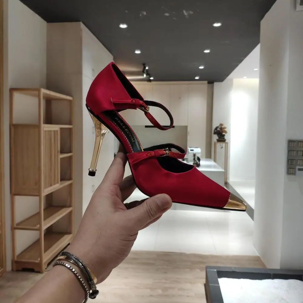 BELLECOM 2019 new summer pointy hollow star with the same stiletto heels satin Mary Jane single shoes
BELLECOM 2019 new summer pointy hollow star with the same stiletto heels satin Mary Jane single shoes