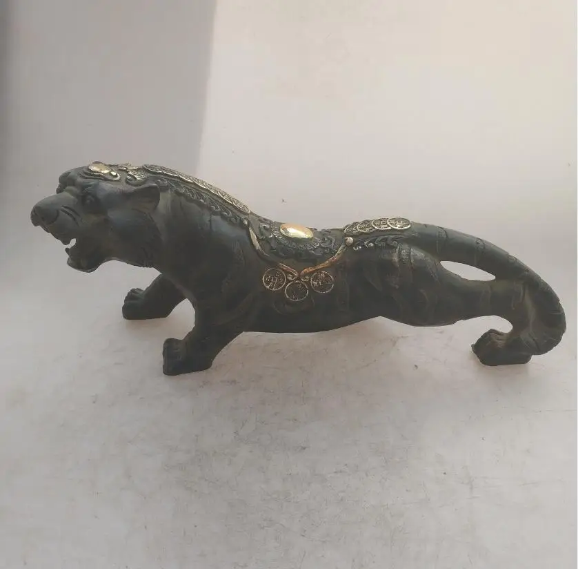 Collection chinese Handmade old bronze Gilt tiger statue, Home Decoration antique sculpture
Collection chinese Handmade old bronze Gilt tiger statue, Home Decoration antique sculpture