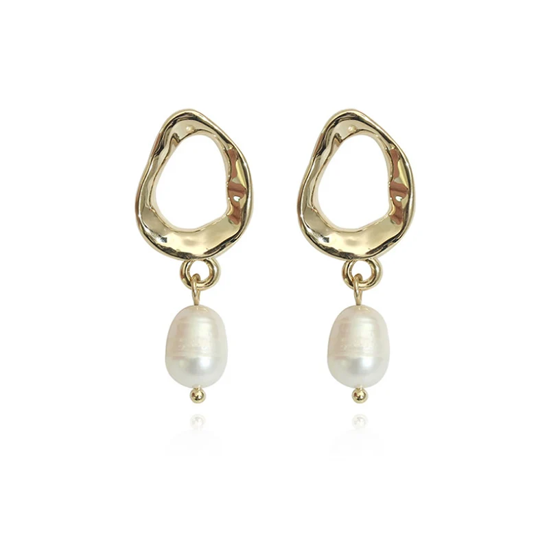 Фото Baroque style shaped hollow ear hanging natural pearl pendant Drop Earrings For Women Design Fashion Jewelry 1pair | Украшения и