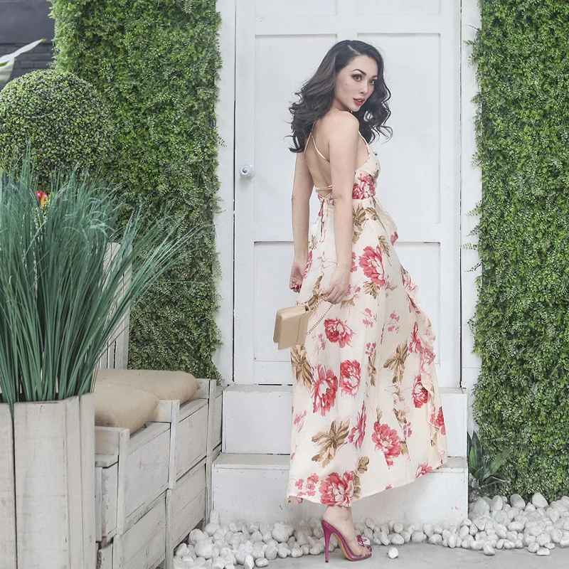 2018 Summer Stylish Backless Long Dress Low Cut Spaghetti Strap Floral Printed Breathable Chiffon Fabric Dress
2018 Summer Stylish Backless Long Dress Low Cut Spaghetti Strap Floral Printed Breathable Chiffon Fabric Dress