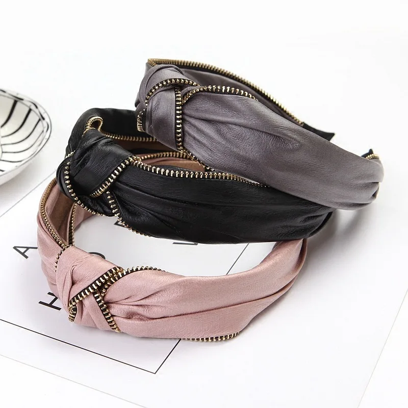 New Women Hair Accessories Synthetic Leather Hairband Retro Alloy Zipper Knot Headband Girls Solid Color Hair Band Head Wrap
New Women Hair Accessories Synthetic Leather Hairband Retro Alloy Zipper Knot Headband Girls Solid Color Hair Band Head Wrap