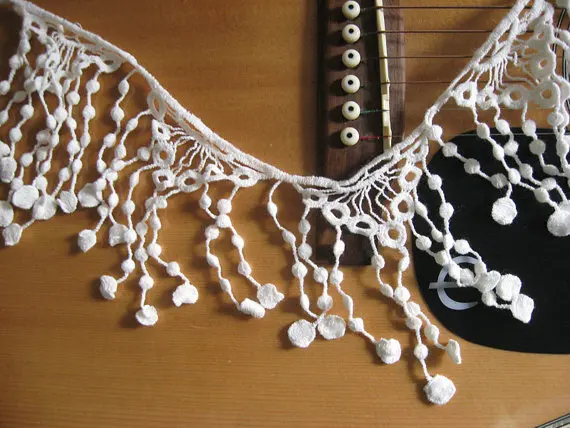 Off White Antique Lace Trim, cascading tassle lace, Bridal Necklace Jewelry Lace, Teardrops Beads Lace Wedding Decors
Off White Antique Lace Trim, cascading tassle lace, Bridal Necklace Jewelry Lace, Teardrops Beads Lace Wedding Decors