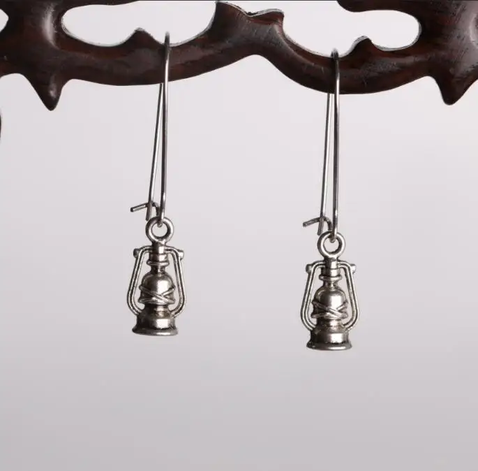 Fairy Tale Aladdin Magic Lamp Charms Drop Dangle Earrings New Fashion Jewelry Vintage Silver Plated Jewelry & Accessories Gift
Fairy Tale Aladdin Magic Lamp Charms Drop Dangle Earrings New Fashion Jewelry Vintage Silver Plated Jewelry & Accessories Gift