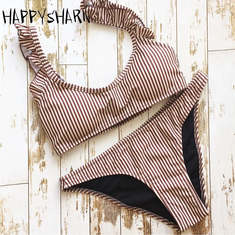 HAPY SHARK 2018 New Sexy Floral Bikinis Set Women Brazilian Strappy Biquinis Summer Black Swimwear Push Up 2 Pcs Swimsuit
HAPY SHARK 2018 New Sexy Floral Bikinis Set Women Brazilian Strappy Biquinis Summer Black Swimwear Push Up 2 Pcs Swimsuit