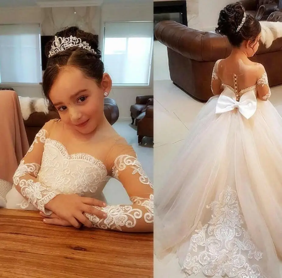 Light champagne Vintage Flower Girl Dresses For Weddings Custom Made Princess Appliqued Lace Kids First Communion Dress
Light champagne Vintage Flower Girl Dresses For Weddings Custom Made Princess Appliqued Lace Kids First Communion Dress