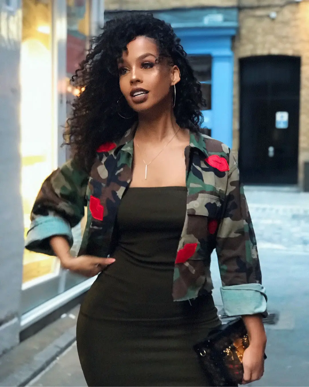 MeiHuiDa 2018 New Style Fashion Women's Camouflage Military Army Short Pocket Jacket Outwear Coat Tops Street wear
MeiHuiDa 2018 New Style Fashion Women's Camouflage Military Army Short Pocket Jacket Outwear Coat Tops Street wear