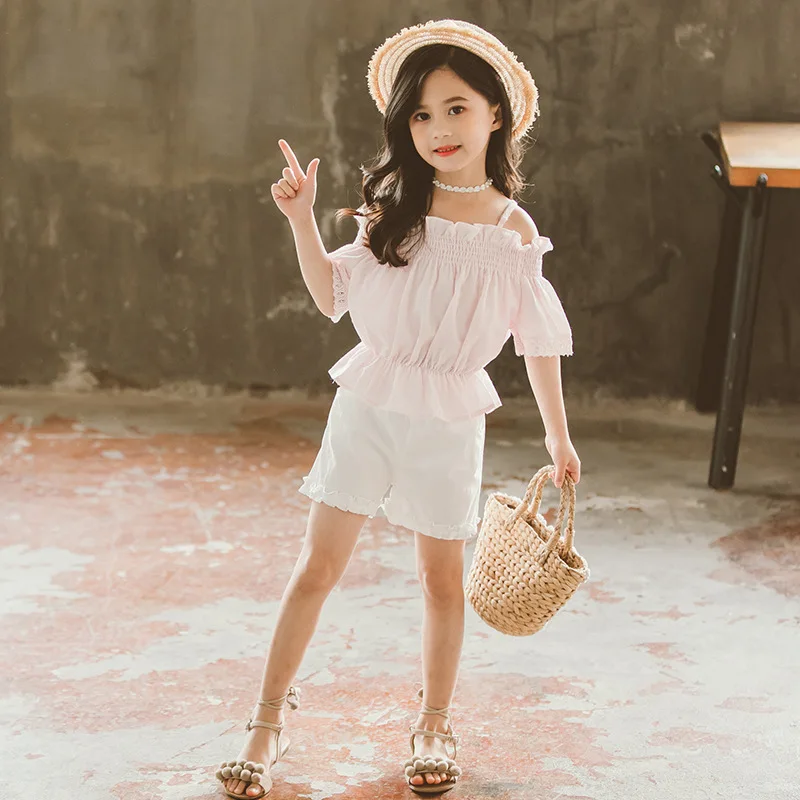 2019 new summer Girls Kids Leaky shoulder waist vest + white shorts suit cute princess style
2019 new summer Girls Kids Leaky shoulder waist vest + white shorts suit cute princess style