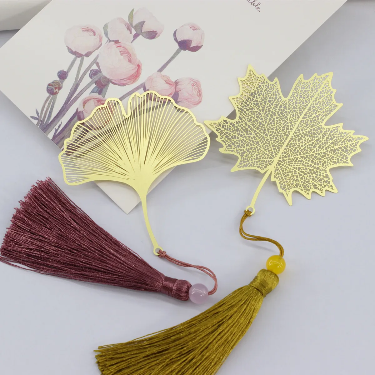 1pcs Fine-grained veins, tassels, veins, leaves, bookmarks, literary students, phoenix leaves, gifts, brass bookmarks
1pcs Fine-grained veins, tassels, veins, leaves, bookmarks, literary students, phoenix leaves, gifts, brass bookmarks