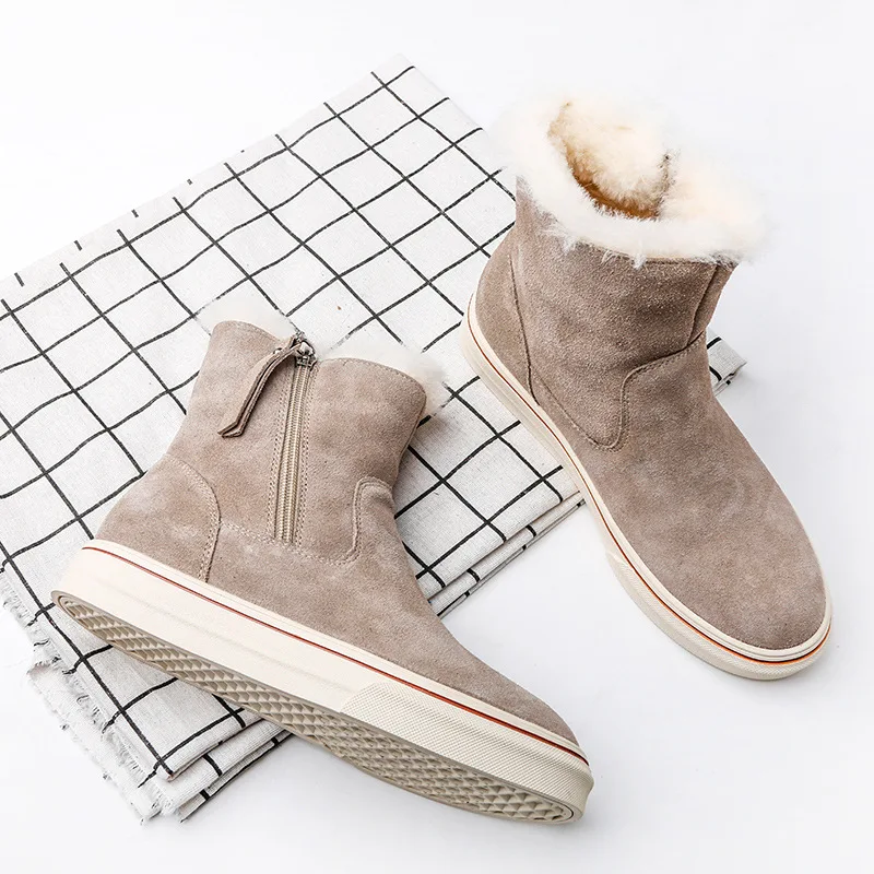 2018 winter new fashion simple snow boots women retro style warm and comfortable zipper versatile flat boots. 
2018 winter new fashion simple snow boots women retro style warm and comfortable zipper versatile flat boots.