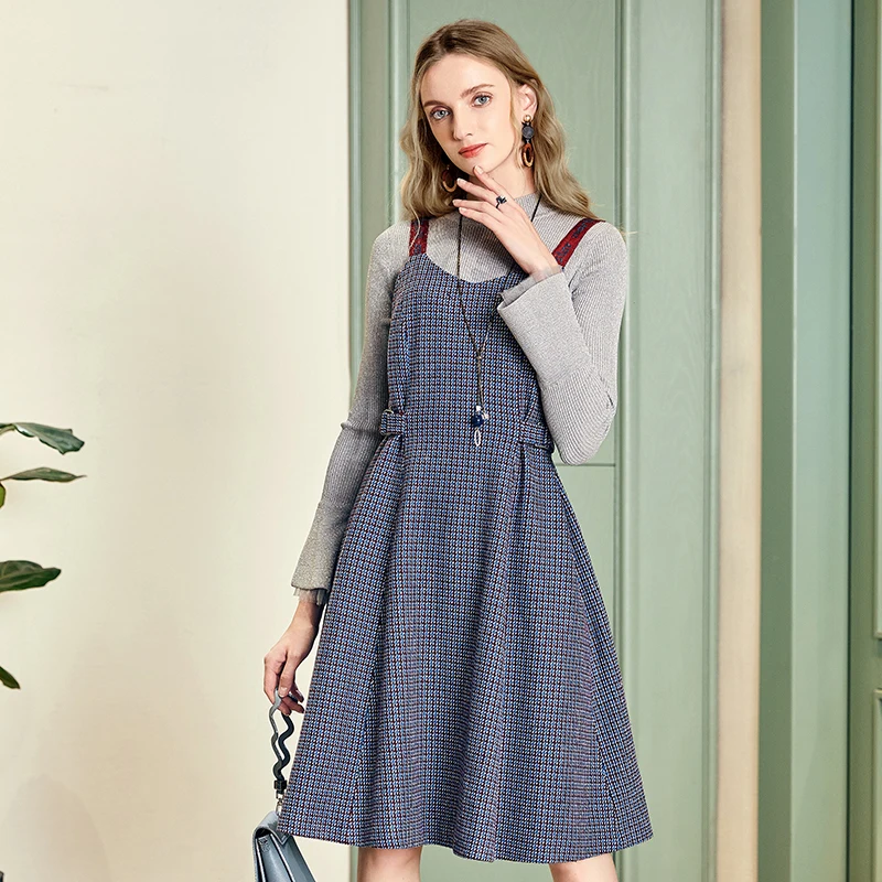 ARTKA 2018 Women Vintage Plaid Autumn Dress Women V Neck Sleeveless Midi Dresses Female Pleated Backless Dress LA11085Q
ARTKA 2018 Women Vintage Plaid Autumn Dress Women V Neck Sleeveless Midi Dresses Female Pleated Backless Dress LA11085Q