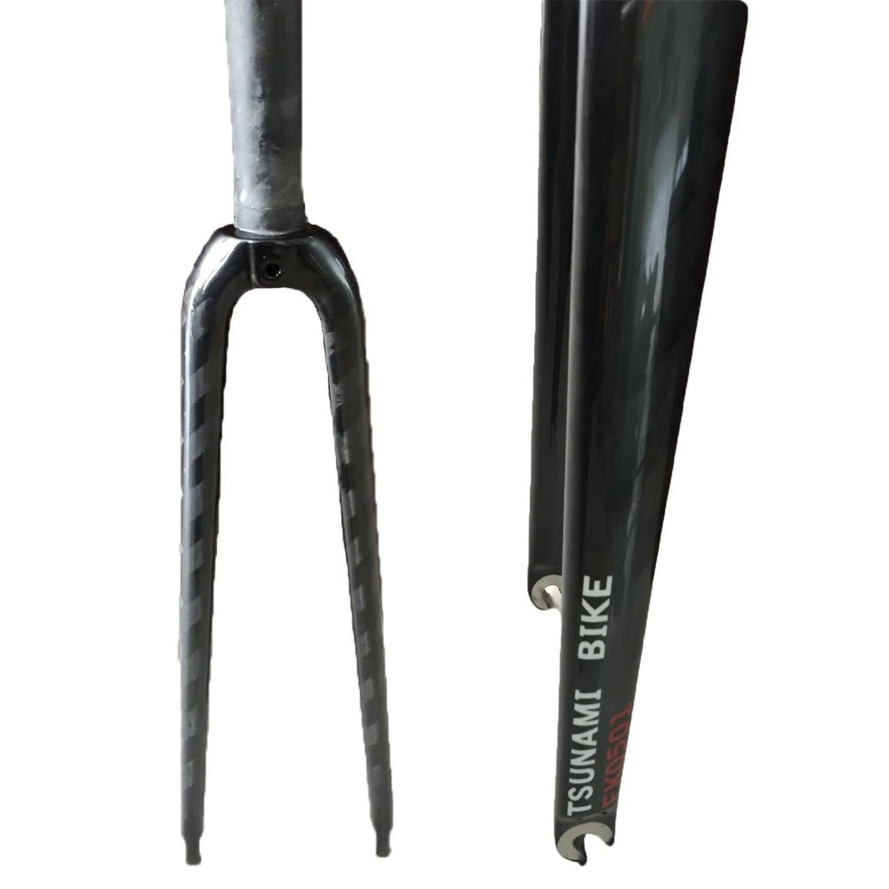 In stock Full carbon fiber road bike front fork 700c carbon V brake 12K glossy bicycle fork
In stock Full carbon fiber road bike front fork 700c carbon V brake 12K glossy bicycle fork