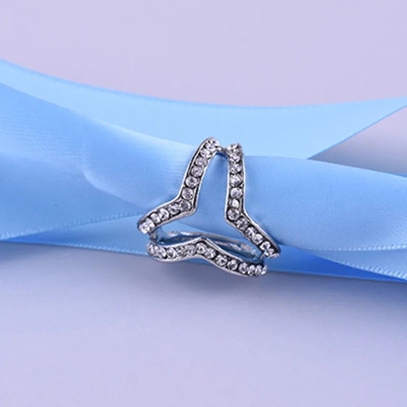 New Design Korean fashion Three Round Crystal Shawl Buckle Accessories for Women Heart Brooch Silk Scarves Clip Holder Jewelry
New Design Korean fashion Three Round Crystal Shawl Buckle Accessories for Women Heart Brooch Silk Scarves Clip Holder Jewelry