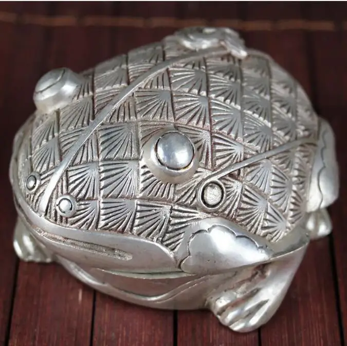 Silver incense burner antique incense burner bronze frog statue toad household decorations
Silver incense burner antique incense burner bronze frog statue toad household decorations