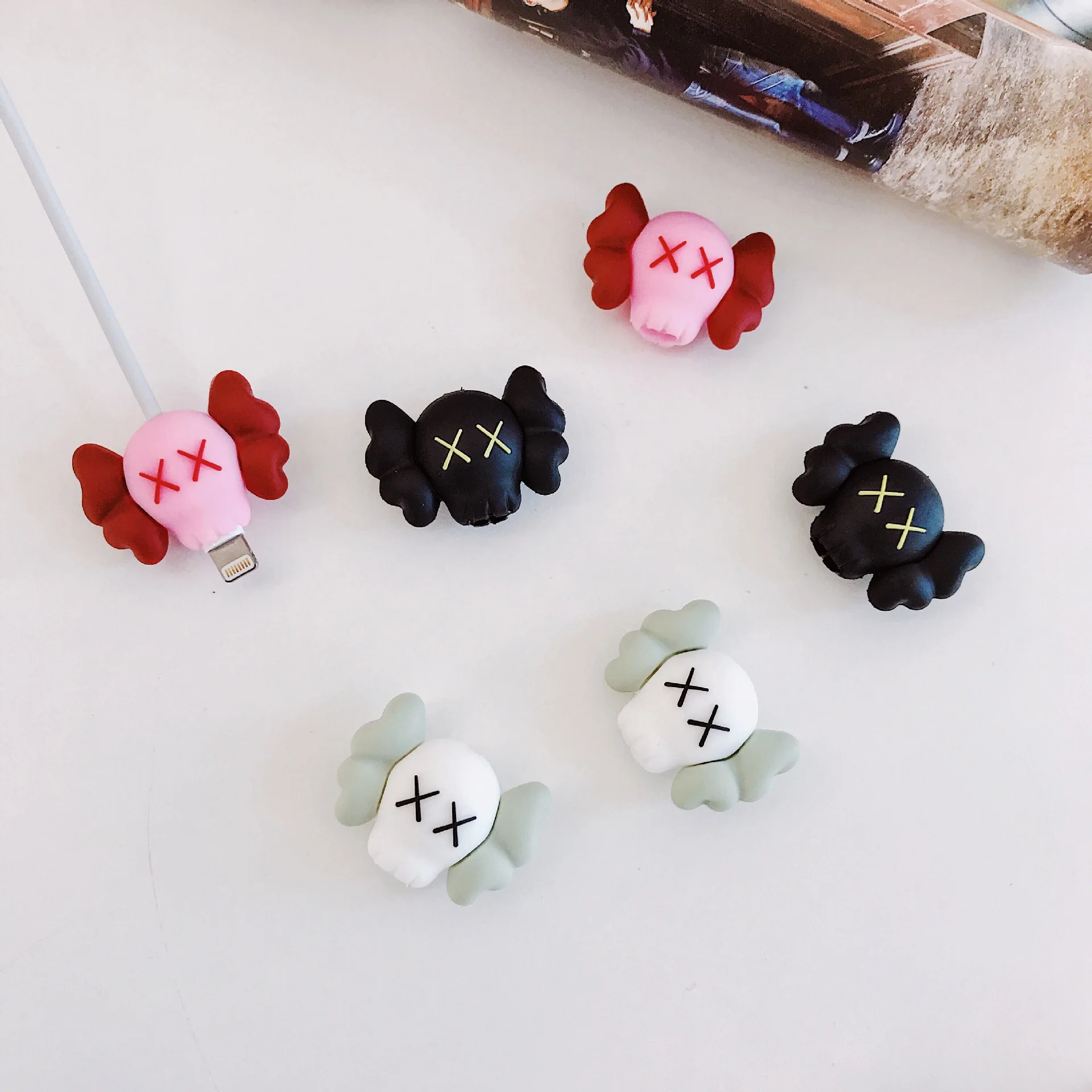 New Cable Winder Cable Accessory Animal Bites USB Data Line Protection Cable Protector For iphone 5 6 7 8 x USB Charger
New Cable Winder Cable Accessory Animal Bites USB Data Line Protection Cable Protector For iphone 5 6 7 8 x USB Charger