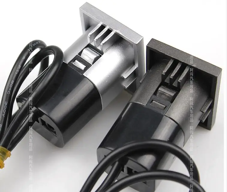 USB / AUX интерфейс s Разъем кнопка подключения + с мини флэш накопитель кабель