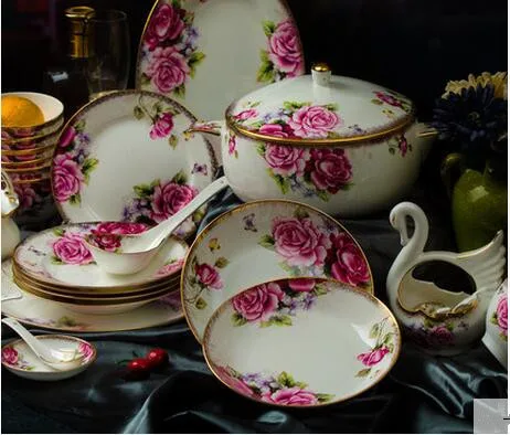 Chinese Jingdezhen bone china tableware set 58 pieces of European household dishes set ceramic wedding gift
Chinese Jingdezhen bone china tableware set 58 pieces of European household dishes set ceramic wedding gift