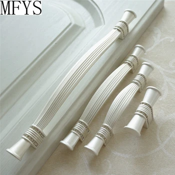 Silver White Crystal Cabinet Pulls Knobs Door Handle Rhinestone Drawer Dresser Pulls Glass Cupboard Knobs 128 160 192 224 mm
Silver White Crystal Cabinet Pulls Knobs Door Handle Rhinestone Drawer Dresser Pulls Glass Cupboard Knobs 128 160 192 224 mm