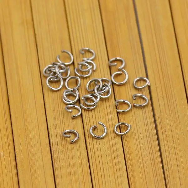 (200 Pcs/Pack) 0.4*3mm/0.6*4mm/0.7*4mm/0.8*5mm/1.0*6mm stainless steel jump rings for DIY Bracelet Necklace Accessories
(200 Pcs/Pack) 0.4*3mm/0.6*4mm/0.7*4mm/0.8*5mm/1.0*6mm stainless steel jump rings for DIY Bracelet Necklace Accessories