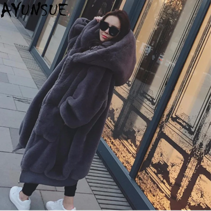 AYUNSUE Winter Coat Women Warm Soft Zipper Fur Jacket 2019 New Fluffy Long Hooded Female Plush Overcoat Casual Outerwear LX2330
AYUNSUE Winter Coat Women Warm Soft Zipper Fur Jacket 2019 New Fluffy Long Hooded Female Plush Overcoat Casual Outerwear LX2330