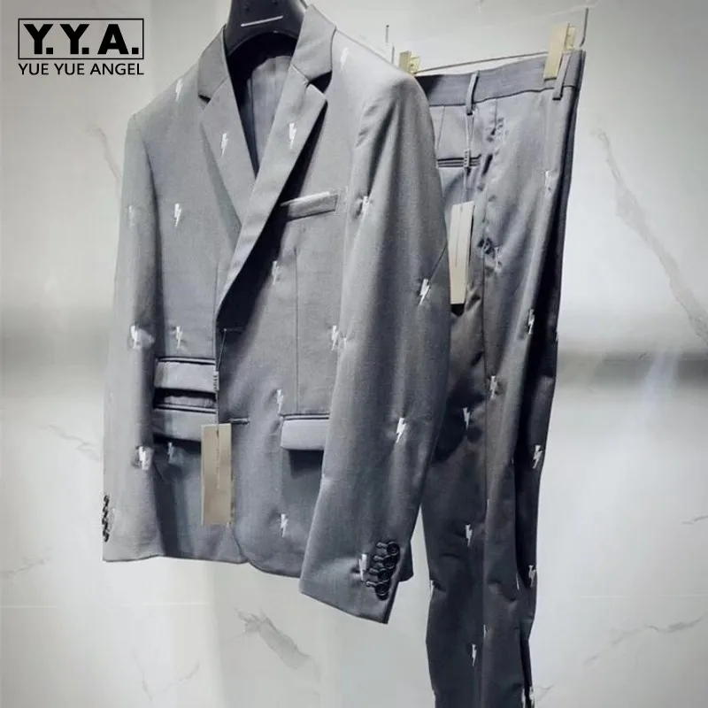 Brand Luxury Mens Lights Embroidery Designer 2019 New Blazer Suits Grey Business Work Outfits Suit Wear Slim Fit Wedding Suits
Brand Luxury Mens Lights Embroidery Designer 2019 New Blazer Suits Grey Business Work Outfits Suit Wear Slim Fit Wedding Suits