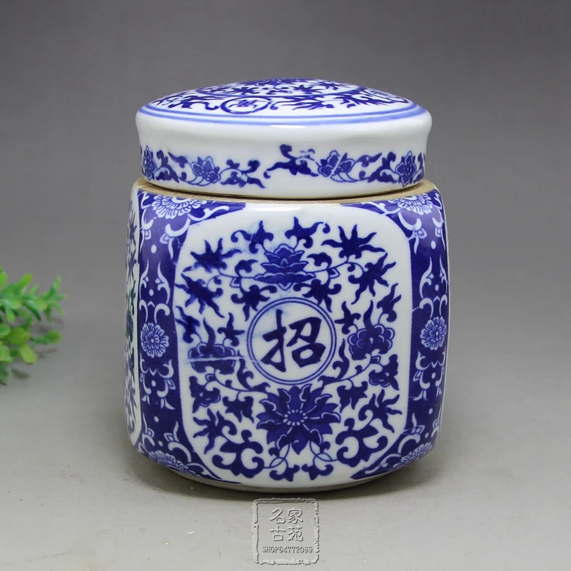Free shipping Qianlong porcelain teapot four right hand crafts Home Furnishing hope to earn money
Free shipping Qianlong porcelain teapot four right hand crafts Home Furnishing hope to earn money