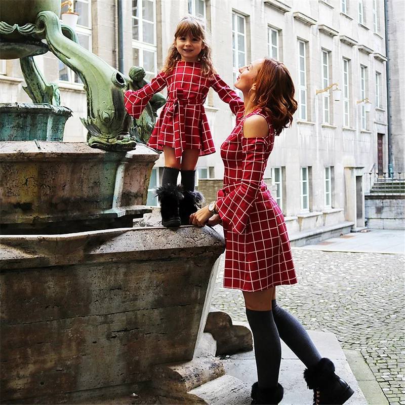 2019 Newest Plaid Mother Daughter Bow Dresses with Bowtie Mommy and Me Clothes Bodycon Vestidos for Family Princess Shirts
2019 Newest Plaid Mother Daughter Bow Dresses with Bowtie Mommy and Me Clothes Bodycon Vestidos for Family Princess Shirts