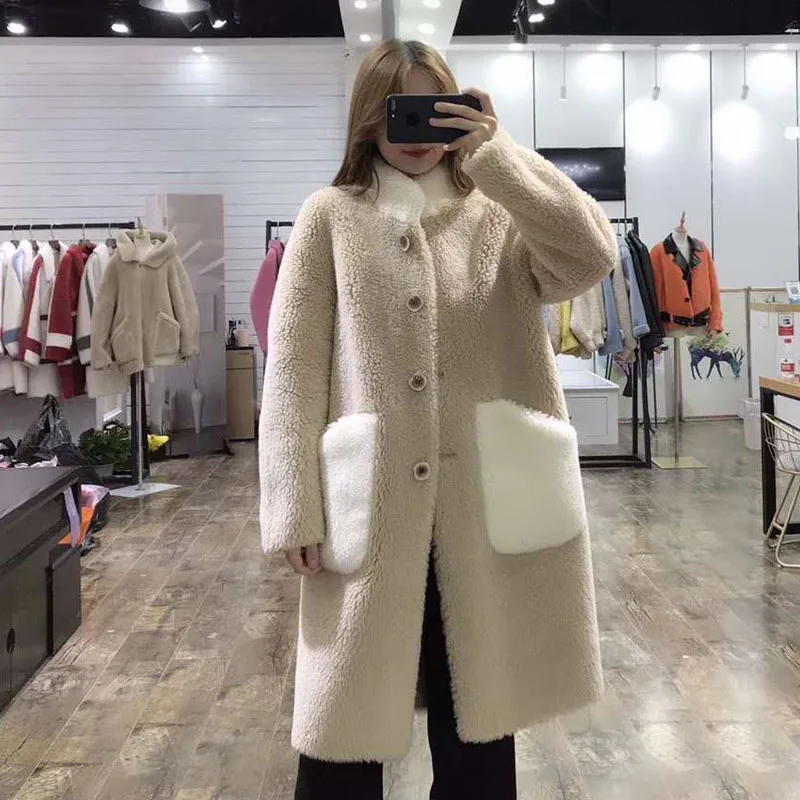Women clothes 2019 wool blends jacket sheep fur coat long parka with mandarin Collar korean overcoat real price thick warm coat
Women clothes 2019 wool blends jacket sheep fur coat long parka with mandarin Collar korean overcoat real price thick warm coat