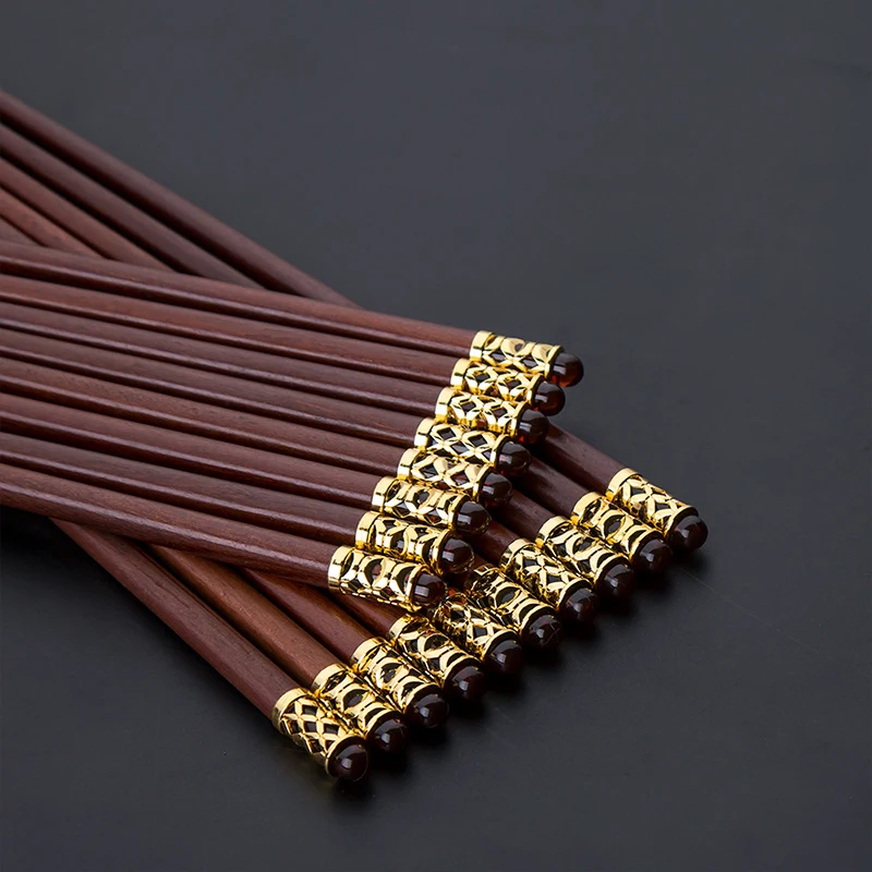 High-class Wooden Chopsticks Chinese Cutlery Red Sandal Wood Amber Anti-skid Chopsticks Tableware Dinner Tools Wedding Gift 25cm
High-class Wooden Chopsticks Chinese Cutlery Red Sandal Wood Amber Anti-skid Chopsticks Tableware Dinner Tools Wedding Gift 25cm