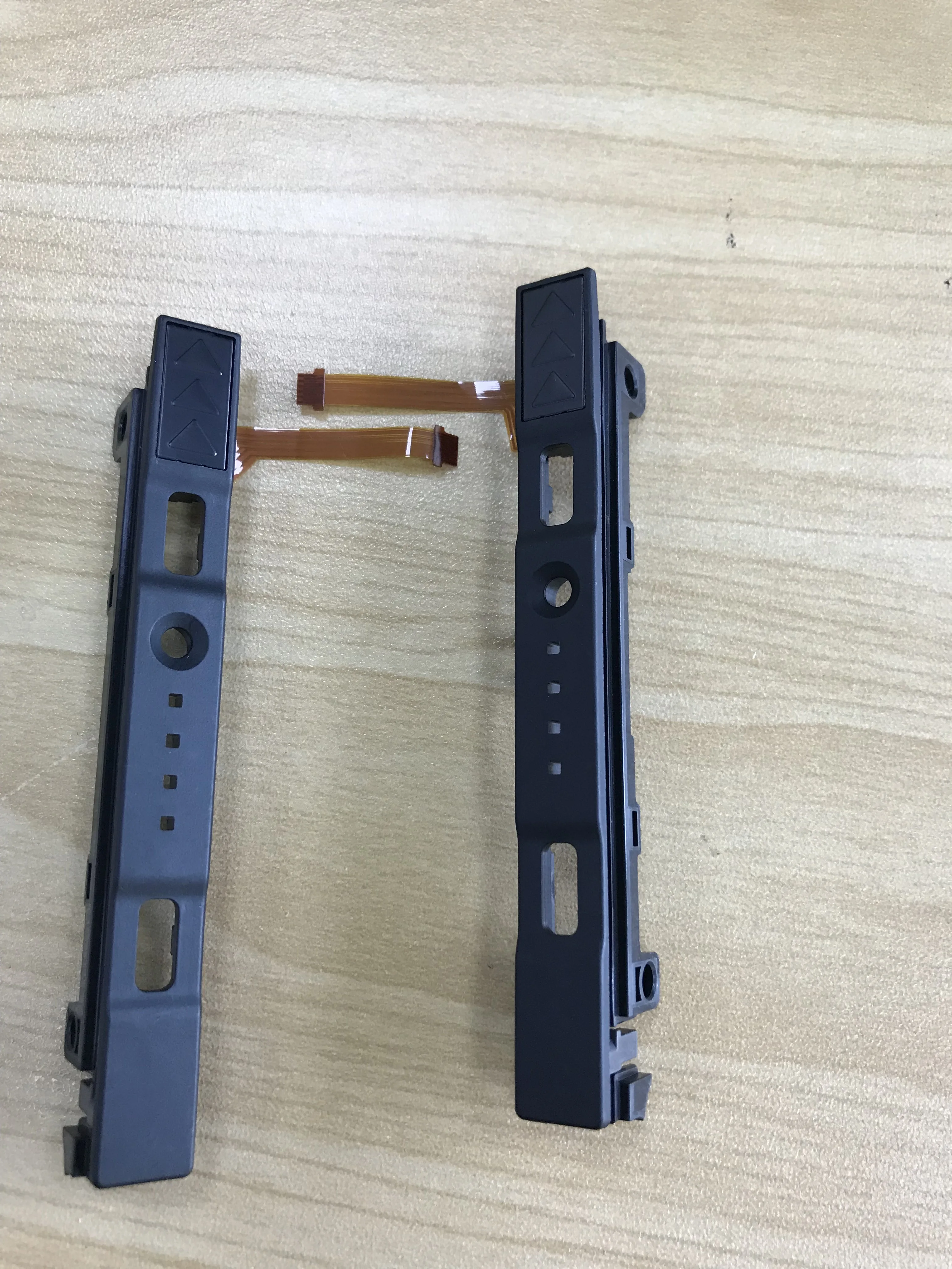 original Left Right track Slider Flex Cable Strip For NS Nintendo Switch Joy-Con Parts L R Switch Middle Button Holder
original Left Right track Slider Flex Cable Strip For NS Nintendo Switch Joy-Con Parts L R Switch Middle Button Holder