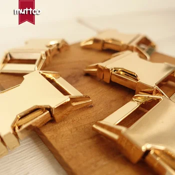 50pcs/lot DIY for Dog Collar Golden 2.5cm diy backpack zinc alloy buckle zinc alloy pet metal buckle DCK-008
50pcs/lot DIY for Dog Collar Golden 2.5cm diy backpack zinc alloy buckle zinc alloy pet metal buckle DCK-008