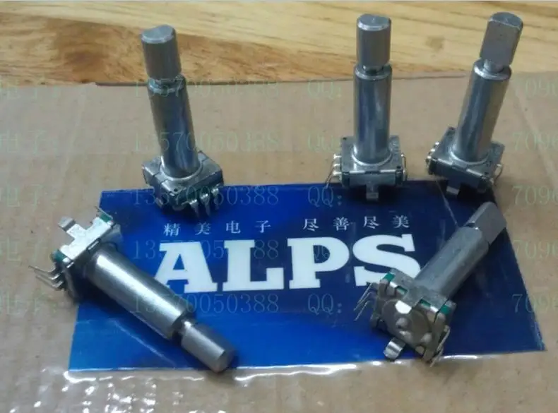 1pcs ALPS vehicle navigation volume potentiometer type EC11 encoder with switch positioning axis length 30MM
1pcs ALPS vehicle navigation volume potentiometer type EC11 encoder with switch positioning axis length 30MM