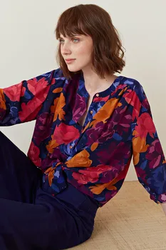 Oversize Women long-sleeved blouse New 2019 Casual French Brand Vintage Top Shirts
Oversize Women long-sleeved blouse New 2019 Casual French Brand Vintage Top Shirts