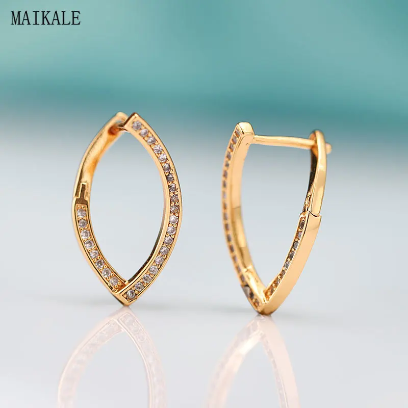 MAIKALE Cute Geometric Zircon Stud Earrings for Women Cubic Zirconia Earring Oval Shape Alloy Clip on Earing Korean Jewelry
MAIKALE Cute Geometric Zircon Stud Earrings for Women Cubic Zirconia Earring Oval Shape Alloy Clip on Earing Korean Jewelry