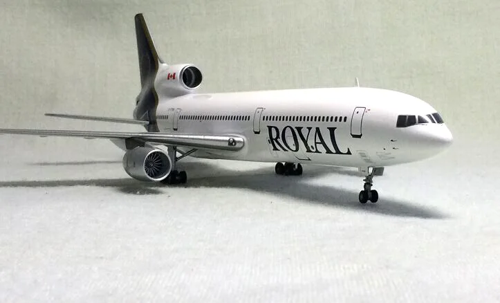IF 200 1: 200 Lockheed L-1011 Royal Canadian aviation aircraft model alloy c-ftni Limited Collector Model
IF 200 1: 200 Lockheed L-1011 Royal Canadian aviation aircraft model alloy c-ftni Limited Collector Model