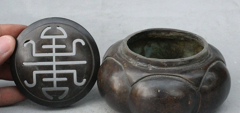 4" Old China Bronze Old Word Shou Longevity Pumpkin Shaped Incense Burner Censer
4" Old China Bronze Old Word Shou Longevity Pumpkin Shaped Incense Burner Censer