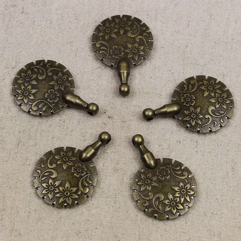 Metal Alloy Sewing Thread Cutter Vintage Style Round Shape Antique Bronze About 30mm Dia. Craft DIY Tool Home Sewing Helper 1PC
Metal Alloy Sewing Thread Cutter Vintage Style Round Shape Antique Bronze About 30mm Dia. Craft DIY Tool Home Sewing Helper 1PC