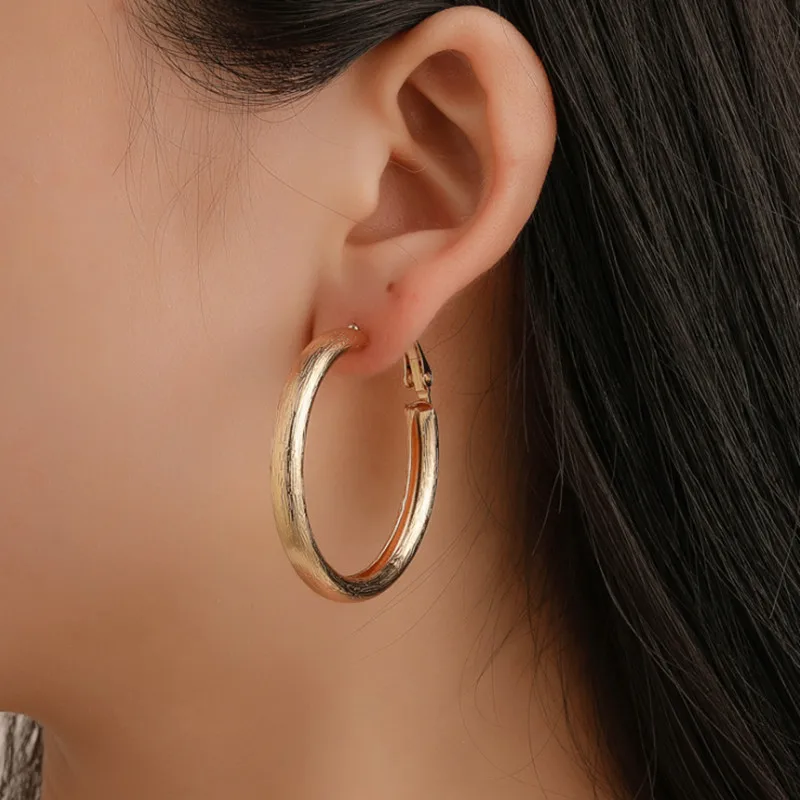 Kymyad Punk Style Big Hoop Earrings For Women Gold Silver Color Thick Round Minimalist Statement Earrings Party Wedding Jewelry
Kymyad Punk Style Big Hoop Earrings For Women Gold Silver Color Thick Round Minimalist Statement Earrings Party Wedding Jewelry