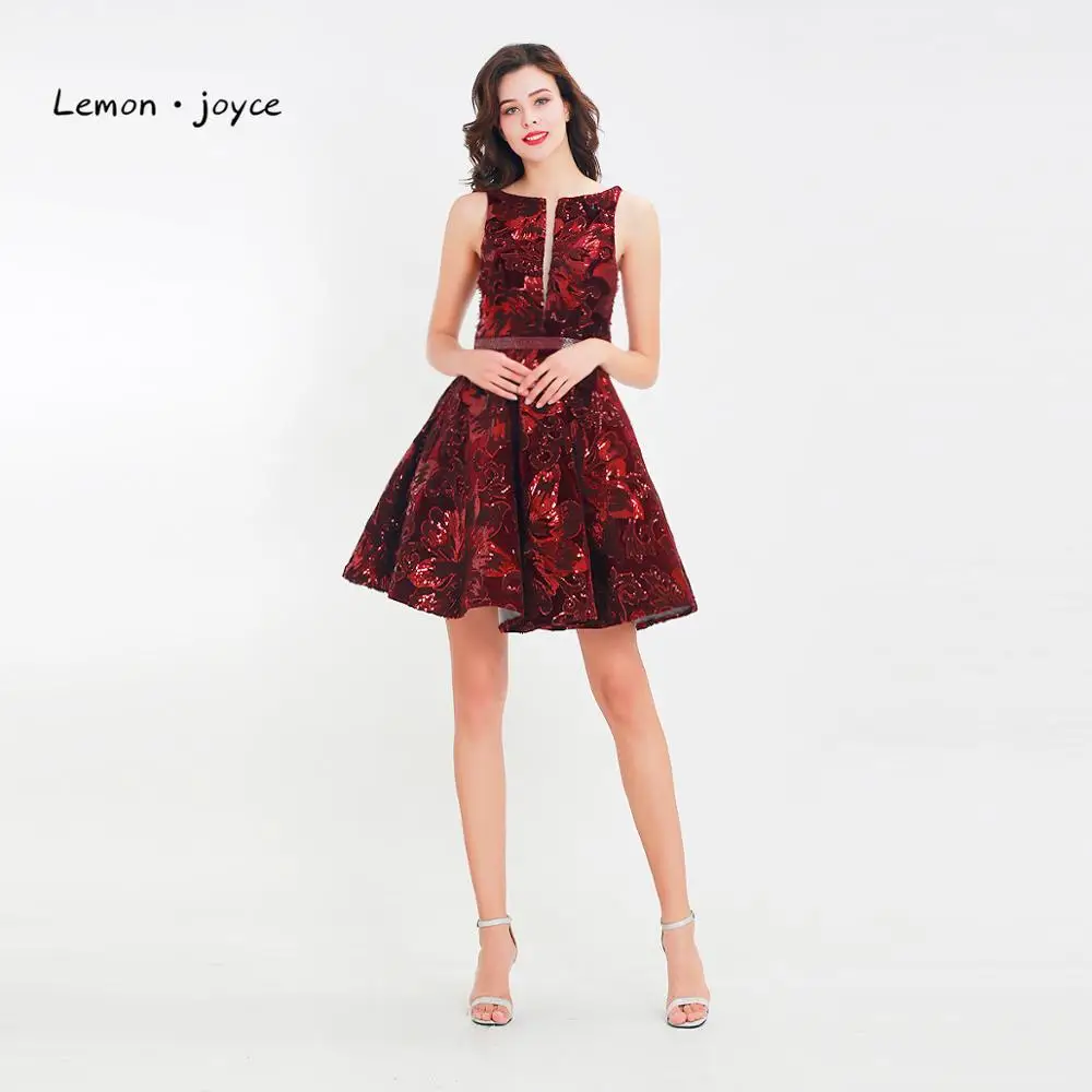 Lemon joyce Wine Red Prom Dresses 2019 New Arrival Sexy Backless Sleeveless A-line Mini Party Gowns robe de soiree
Lemon joyce Wine Red Prom Dresses 2019 New Arrival Sexy Backless Sleeveless A-line Mini Party Gowns robe de soiree