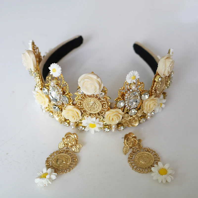 Vintage Gold Metal Big Crown White Ceramic Flower Baroque Prom Crystal Hairbands Handwork Hair Jewelry Wedding Tiara Accessories
Vintage Gold Metal Big Crown White Ceramic Flower Baroque Prom Crystal Hairbands Handwork Hair Jewelry Wedding Tiara Accessories