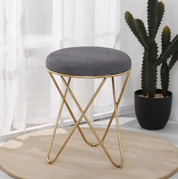 Wrought iron makeup stool golden toilet chair nordic creative small round stool
Wrought iron makeup stool golden toilet chair nordic creative small round stool