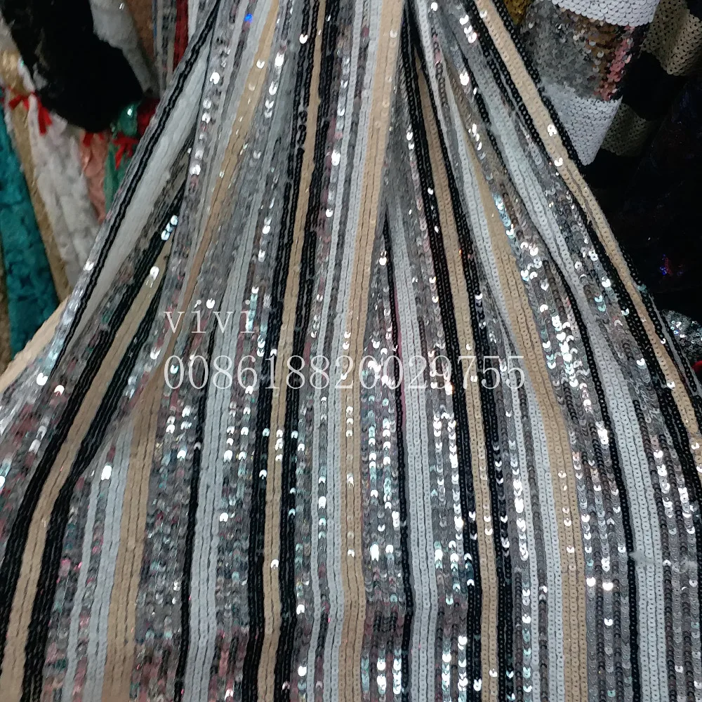 5yards gh003 silver white beige 4 color sequin polyester embroidery french net tulle mesh lace for wedding/evening dress/party.
5yards gh003 silver white beige 4 color sequin polyester embroidery french net tulle mesh lace for wedding/evening dress/party.