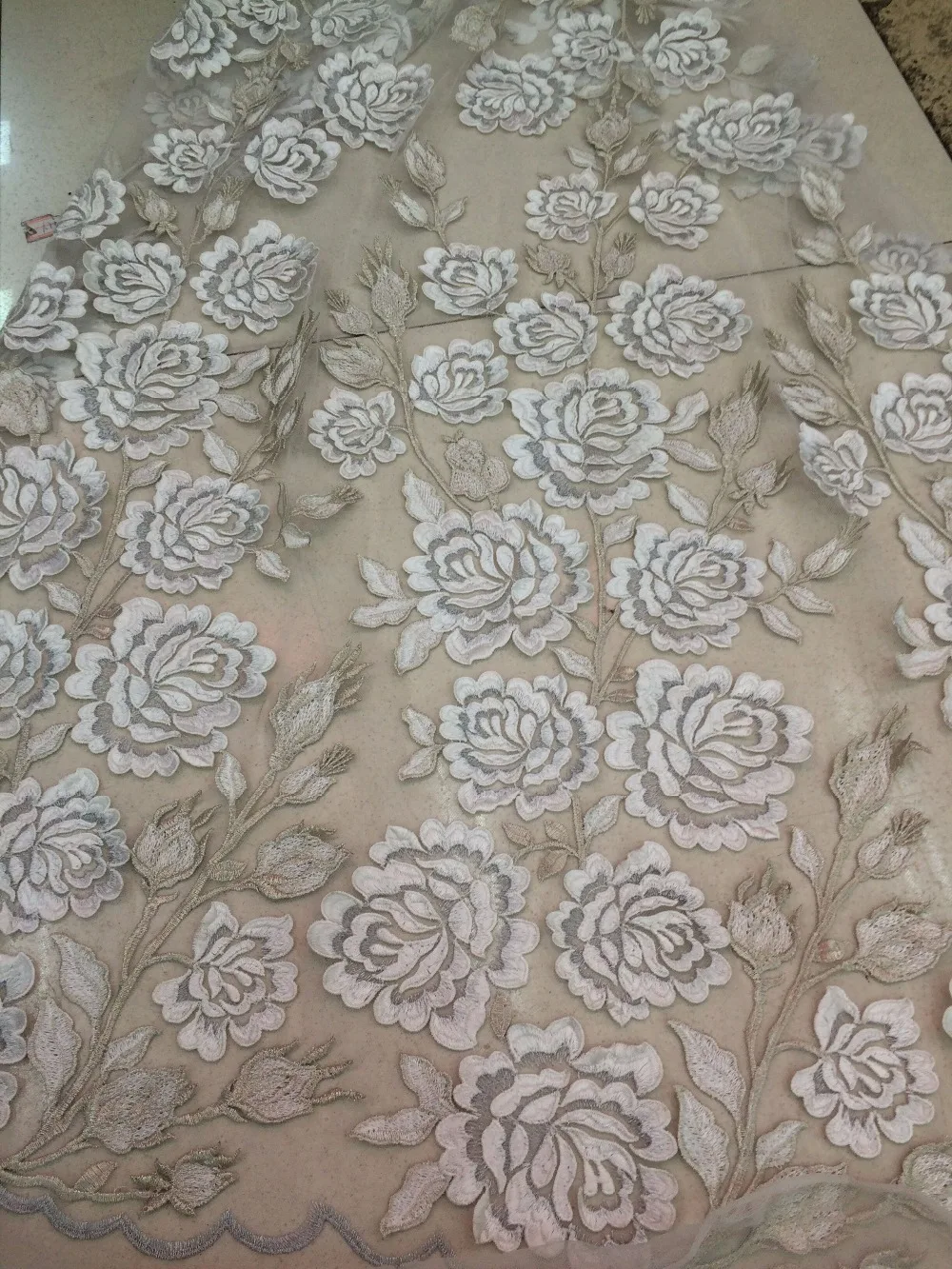 Guipure Lace Fabric SYJ-52742-1 Mesh Fabric For Evening Dress High Quality African Tulle Lace Fabric
Guipure Lace Fabric SYJ-52742-1 Mesh Fabric For Evening Dress High Quality African Tulle Lace Fabric