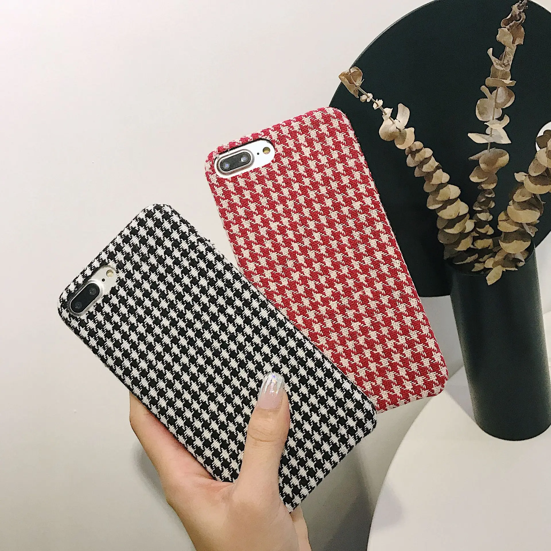 Ultra-thin Cloth Grid Case For iPhone XS X Houndstooth Pattern Cover For iPhone 8 7 Plus 6 6s Fashion Soft Fabric Lattice Cases
Ultra-thin Cloth Grid Case For iPhone XS X Houndstooth Pattern Cover For iPhone 8 7 Plus 6 6s Fashion Soft Fabric Lattice Cases