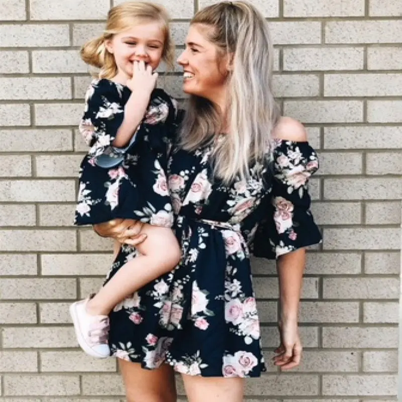 2019 Summer Mother Daughter Ruffles Dresses Off Shoulder Chiffon Short Sleeve Mom and Daughter Dress Mum Mama Kids Baby Clothes
2019 Summer Mother Daughter Ruffles Dresses Off Shoulder Chiffon Short Sleeve Mom and Daughter Dress Mum Mama Kids Baby Clothes