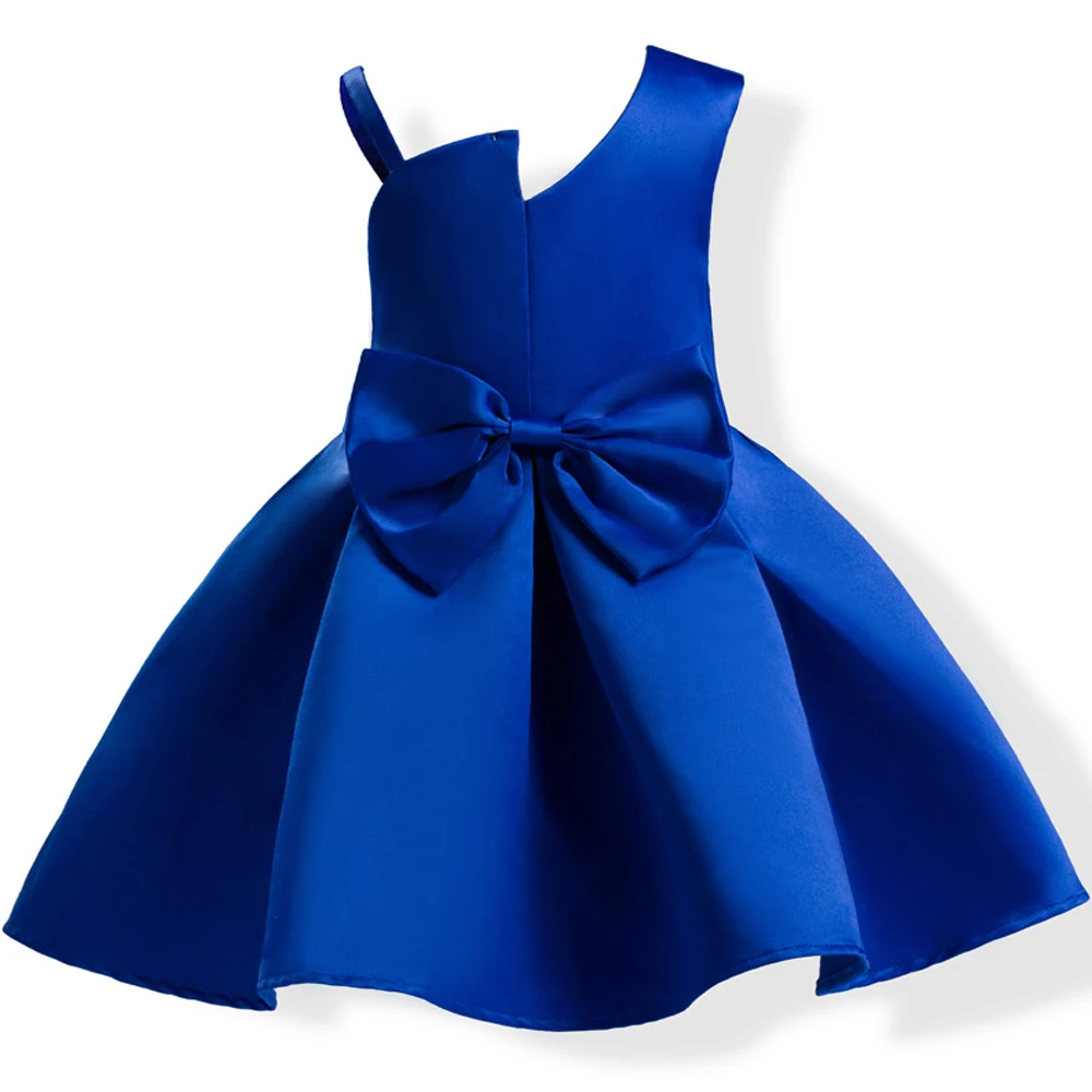 Sleeveless satin bow one shoulder fold wedding elegant baby girl princess dress Europe and America children's summer clothing
Sleeveless satin bow one shoulder fold wedding elegant baby girl princess dress Europe and America children's summer clothing
